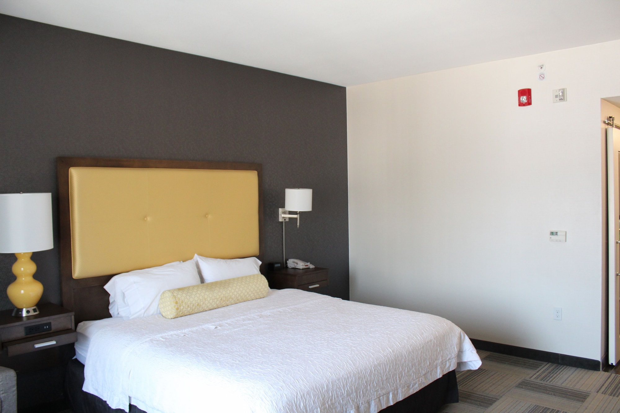 JUNIOR SUITE, KING BED, ACCESSIBLE