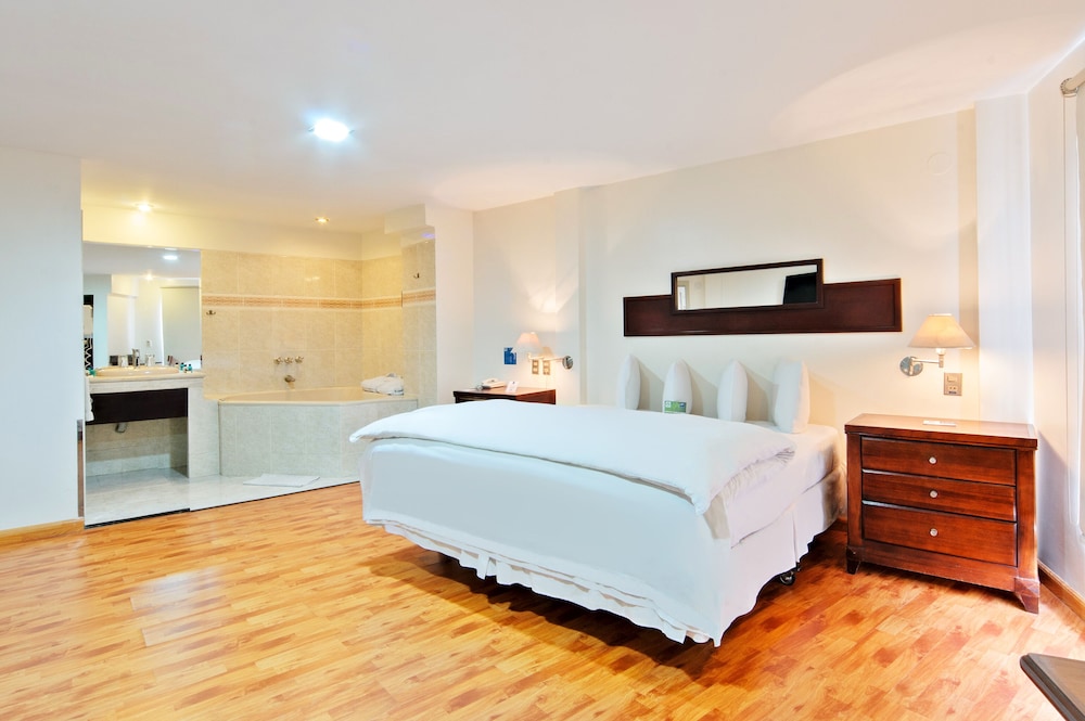 Columbus Palace Hotel 13/59