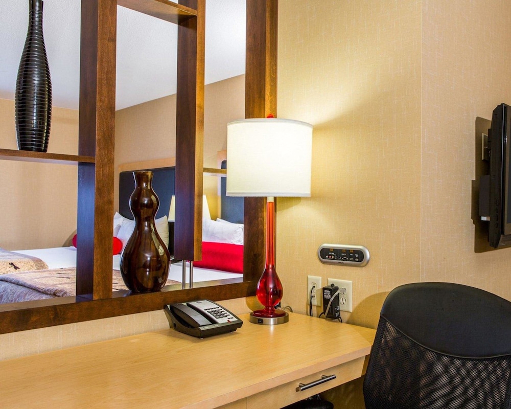 Cambria Hotel Madison East 18/41