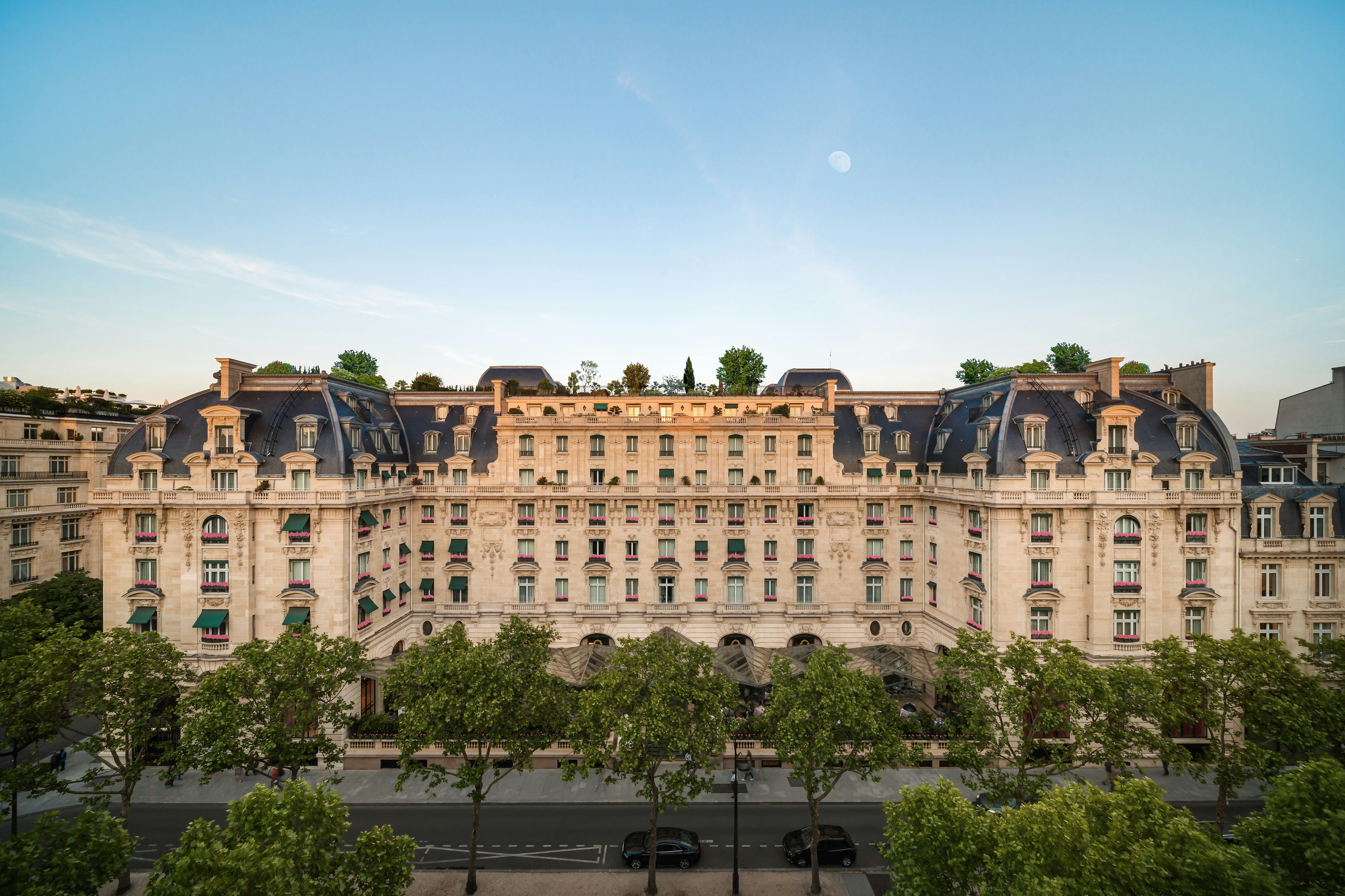 The Peninsula Paris 55/56