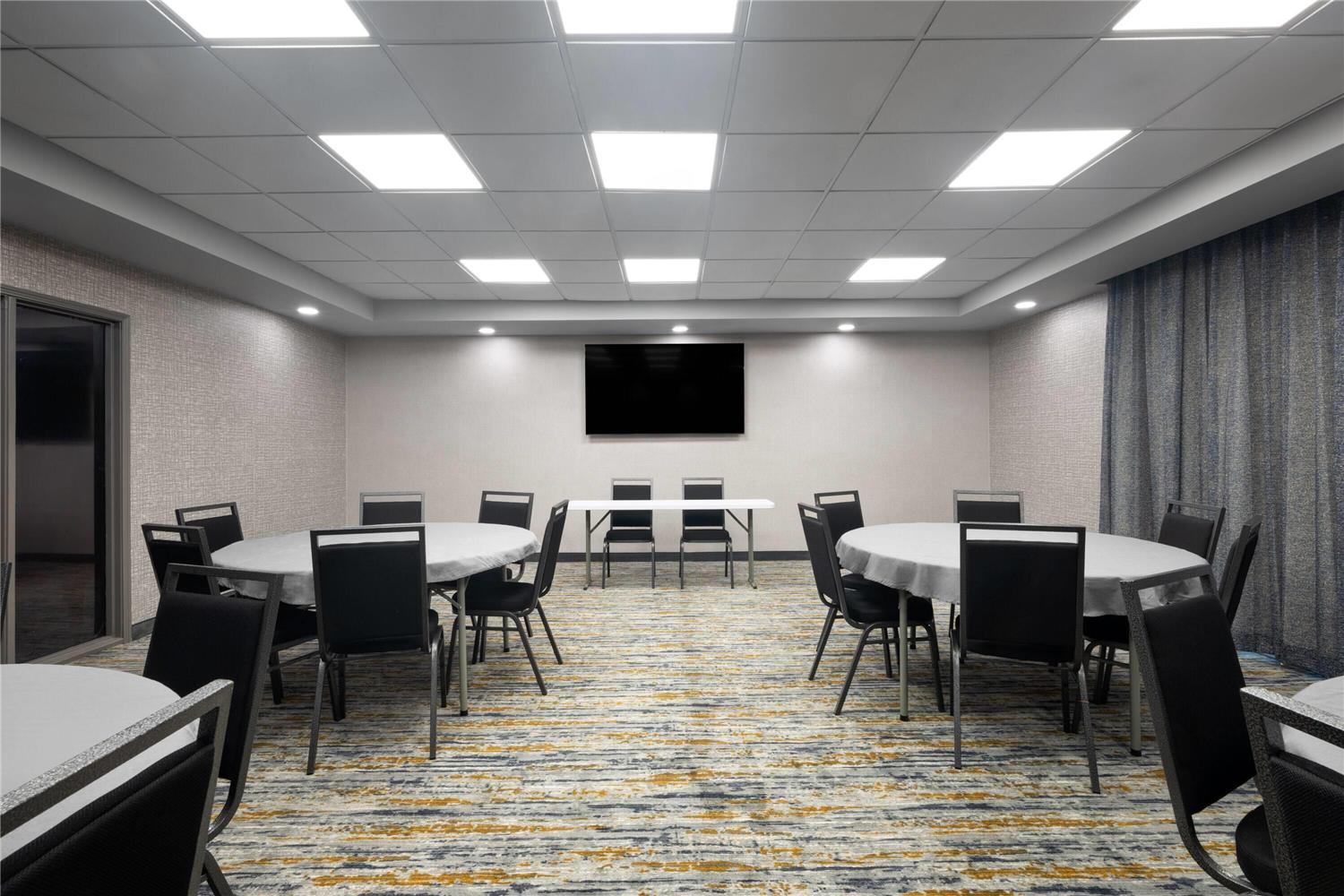 La Quinta Inn & Suites by Wyndham Raleigh Cary 39/44