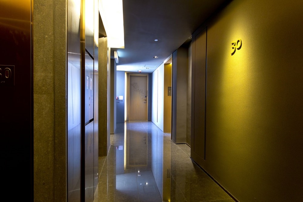 Wanchai 88 Hotel (ex. V Wanchai 2) 49/49