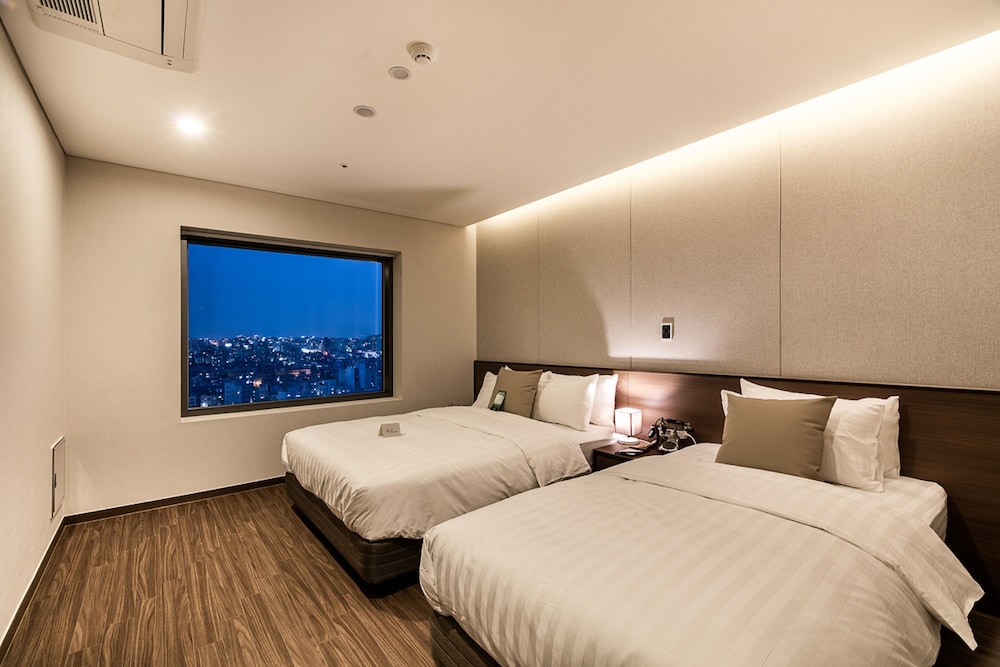 WD HOTEL 11/50