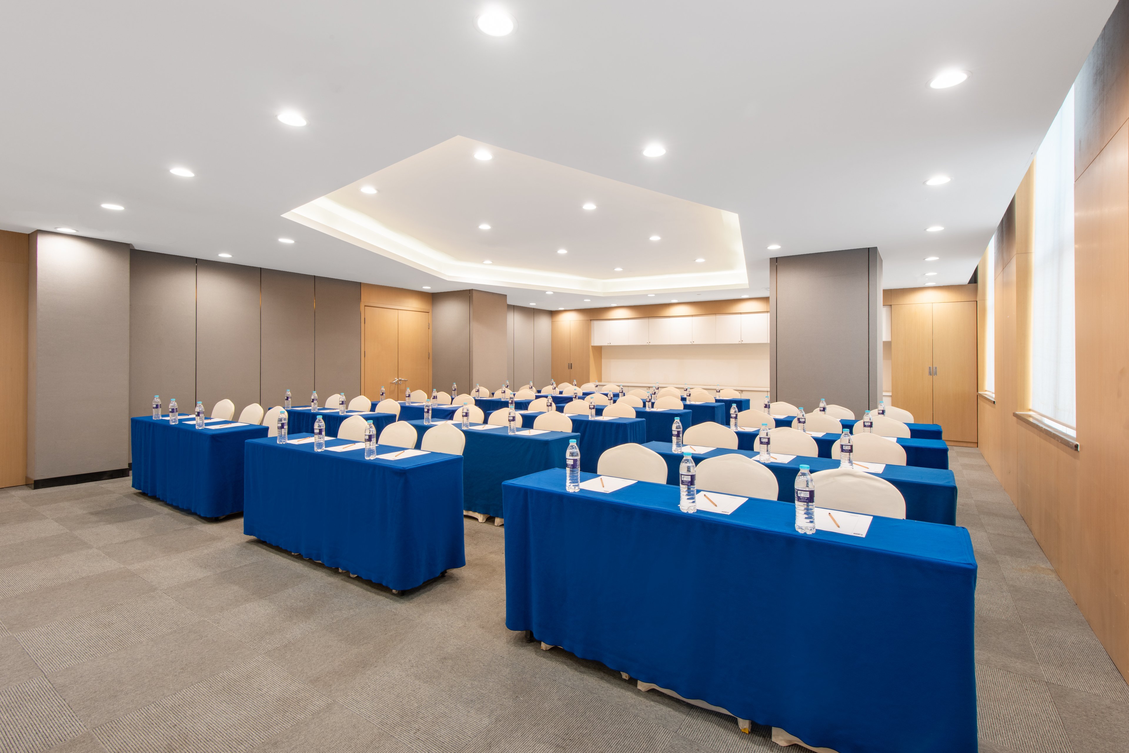 HOLIDAY INN EXPRESS JINAN HIGH-TECH ZONE 50/56