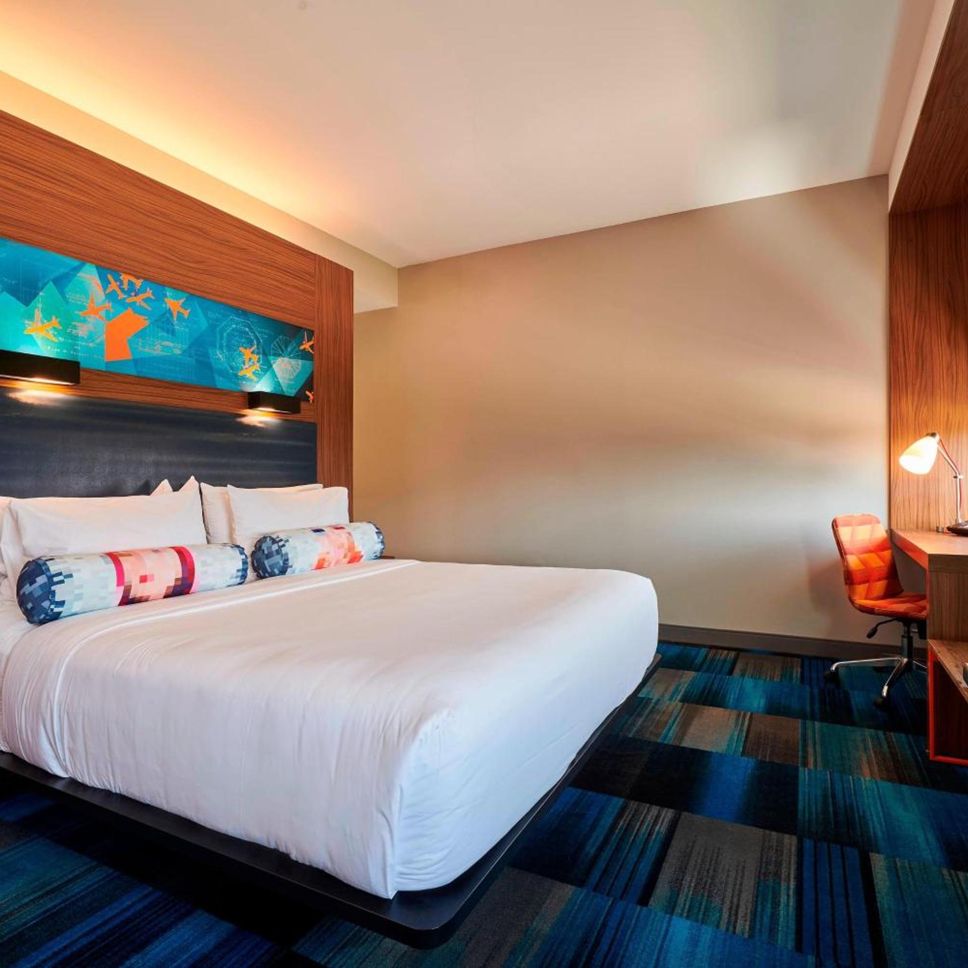 Aloft, Guest Room, King Bed