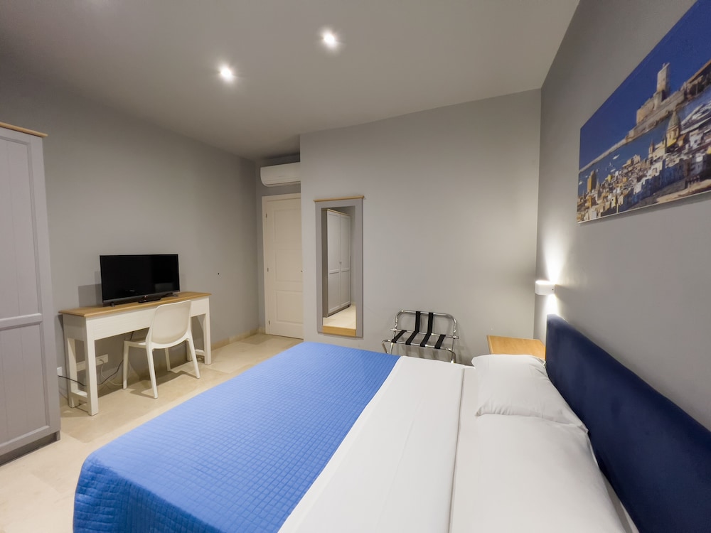جناح ديلوكس بسرير كوين بإطلالة على المدينة بغرفة نوم واحدة مع أريكة، ZIBIBBO SUITES & ROOMS 2/10
