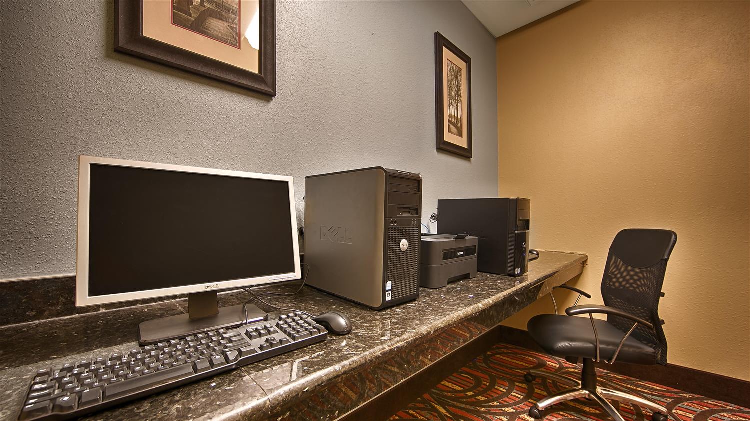 Best Western Orange Inn and Suites 8/10