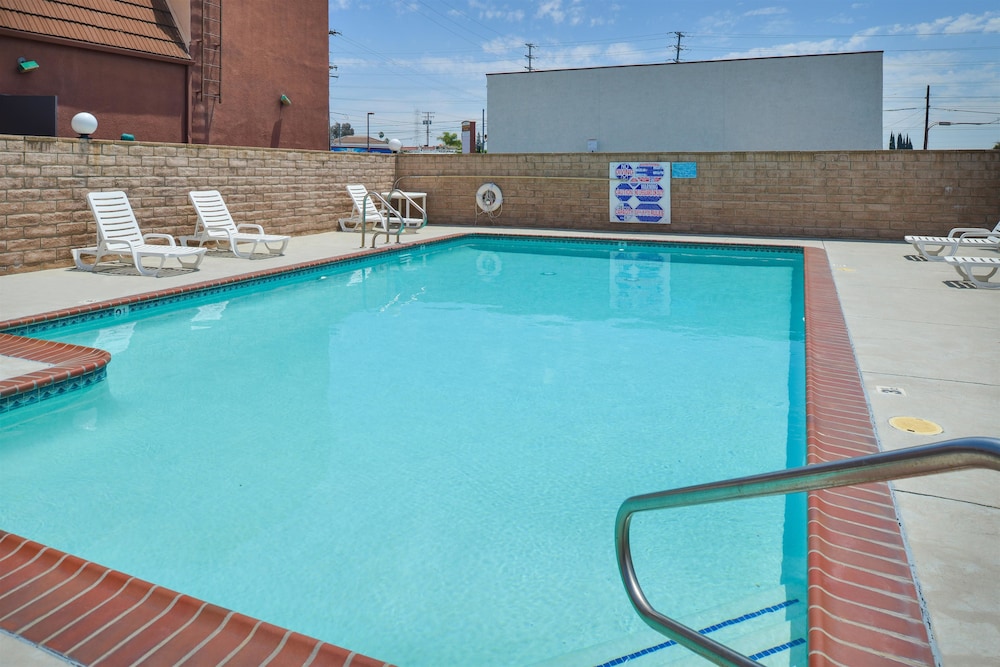 Americas Best Value Inn Azusa Pasadena 3/40