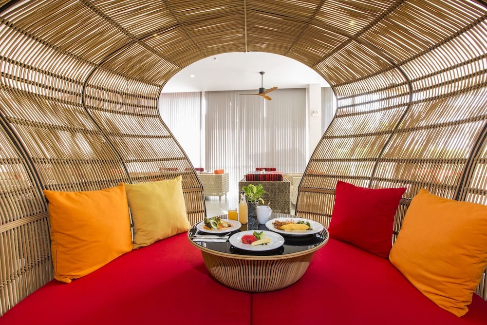 Ramada By Wyndham Phuket Deevana 44/70