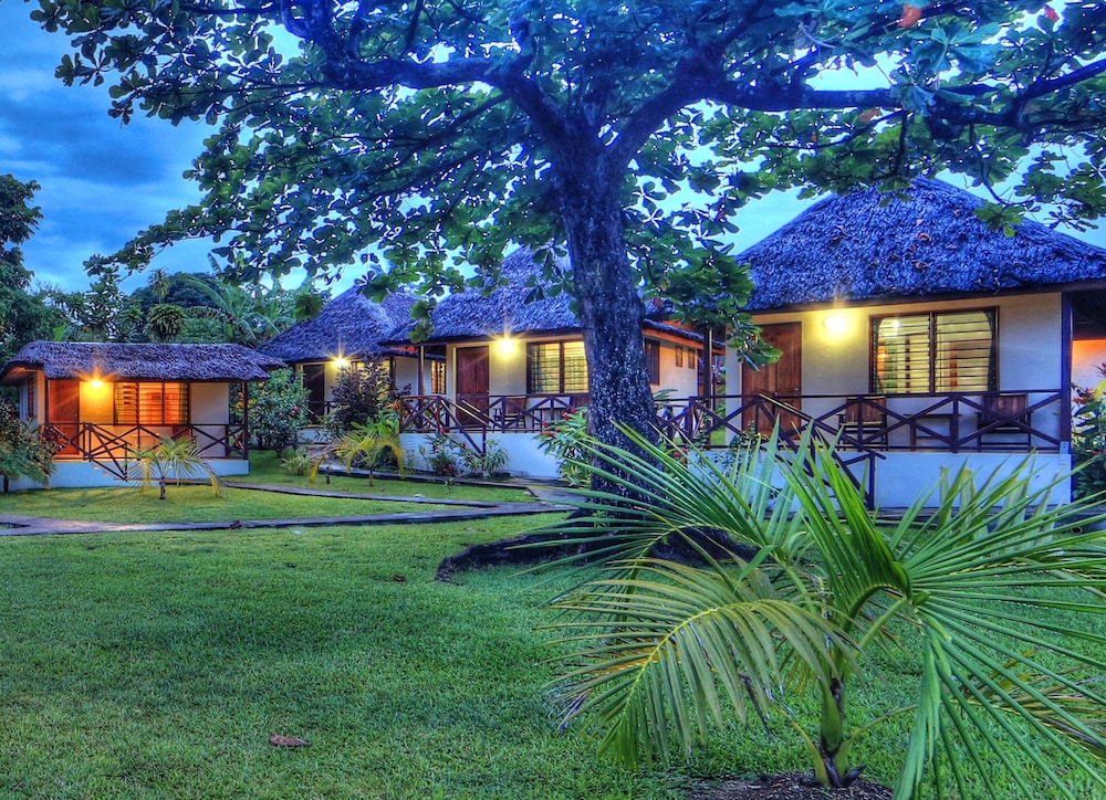 Beachfront Resort 42/50