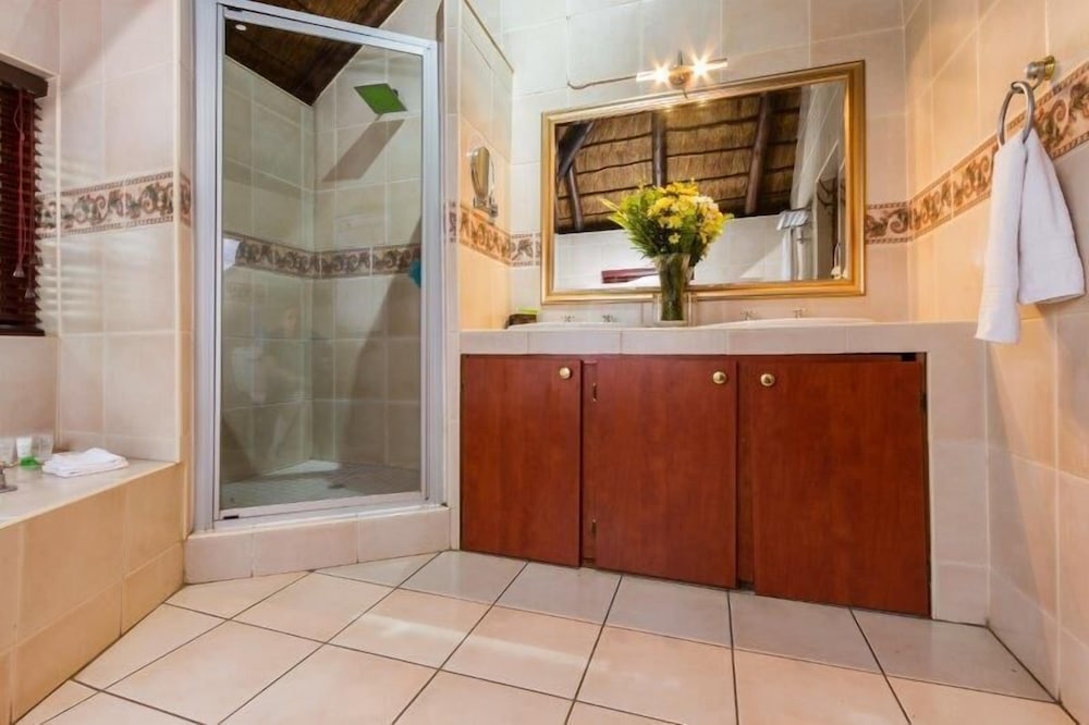 Monchique Guest House 48/50