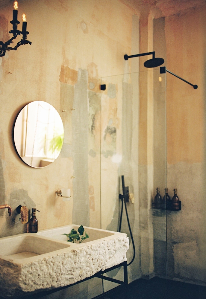 ATELIER, ARTIST, SUITE
