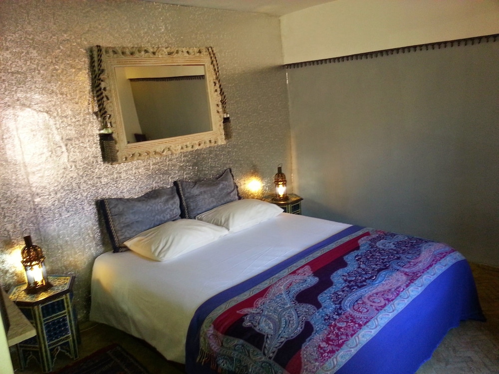 RIAD TARA 17/77