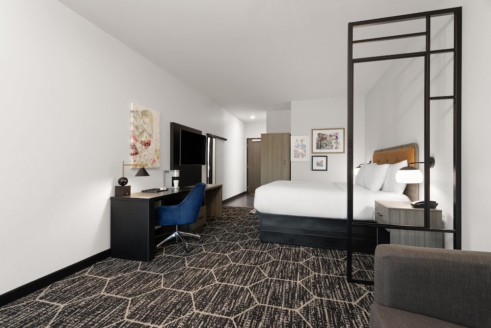La Quinta Inn & Suites by Wyndham Olive Branch 36/46
