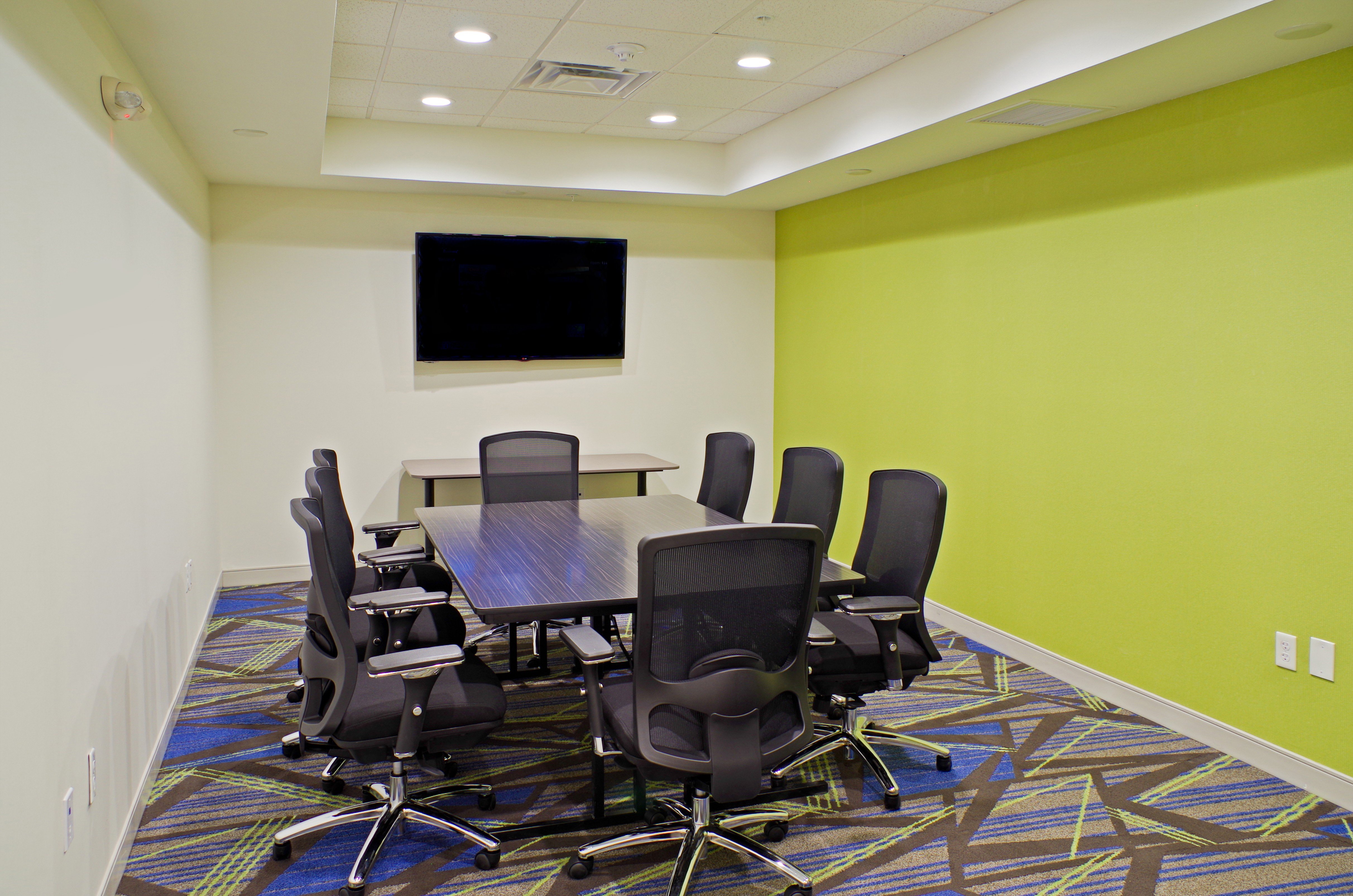 Holiday Inn Express Hotel & Suites Phoenix North Scottsdale 44/58