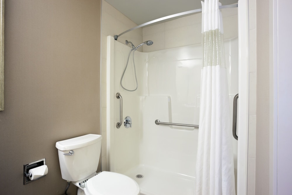 Ramada By Wyndham Kamloops 24/47