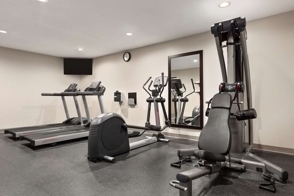 Country Inn and Suites by Radisson, Dahlgren-King George, VA 24/53