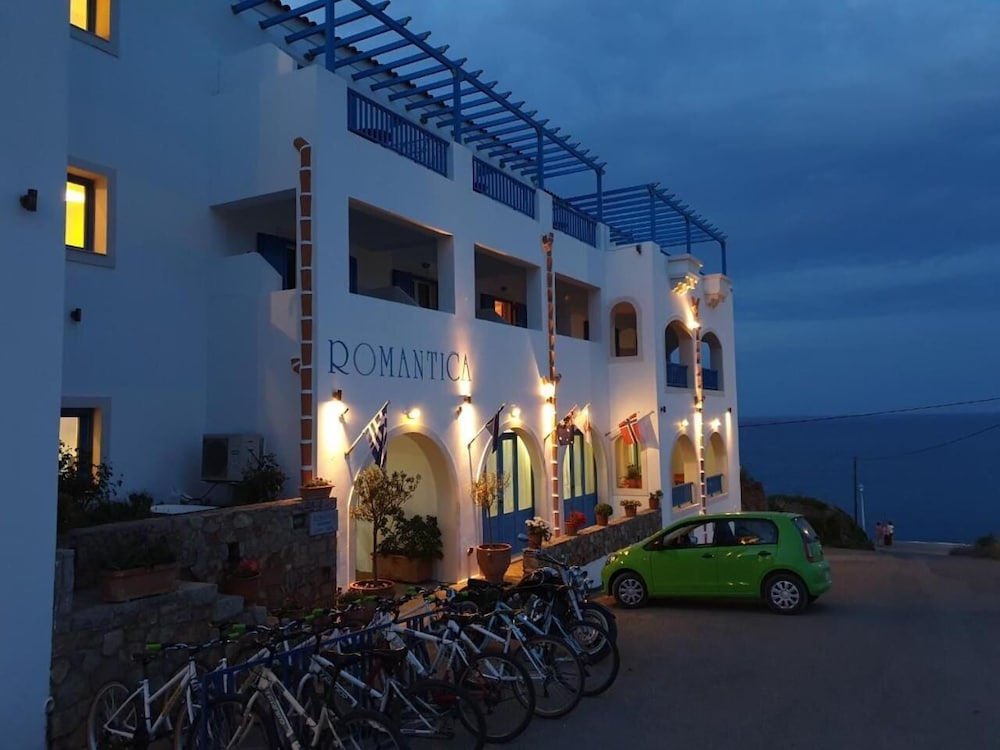 ROMANTICA HOTEL 2/65