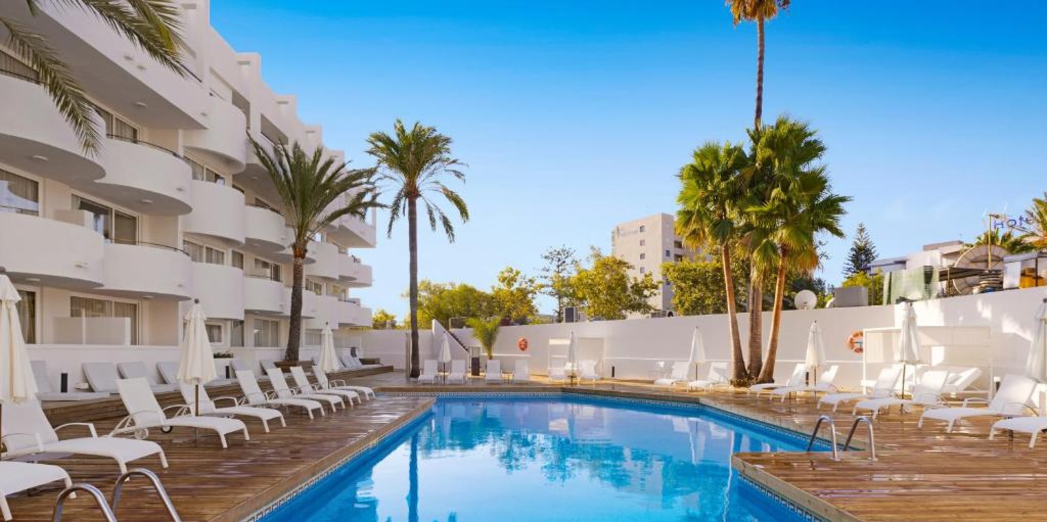 Palmanova Beach Apartments by TRH 45/62