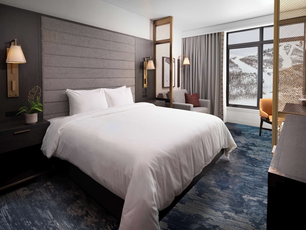 Room, King Bed, Valley View, Sofa