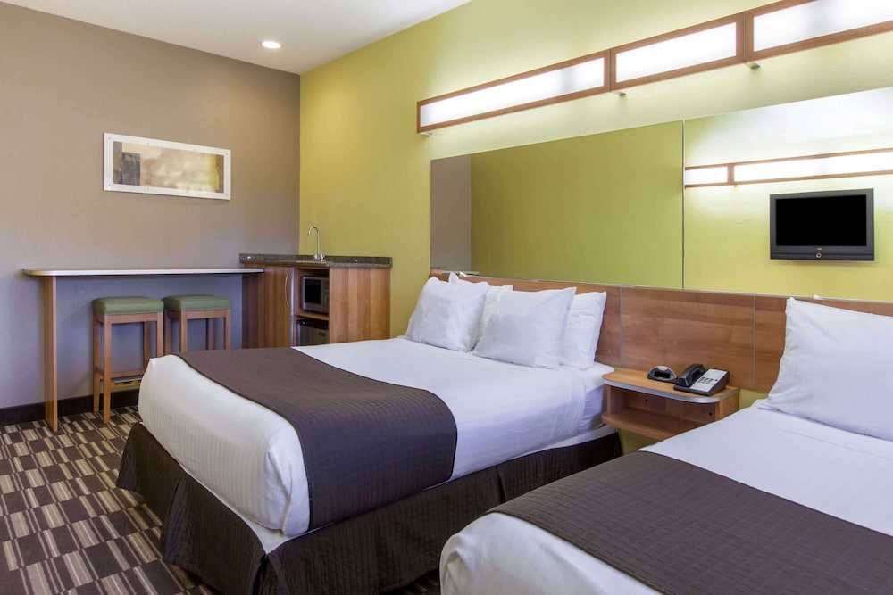 Microtel Inn & Suites By Wyndham Johnstown 13/37