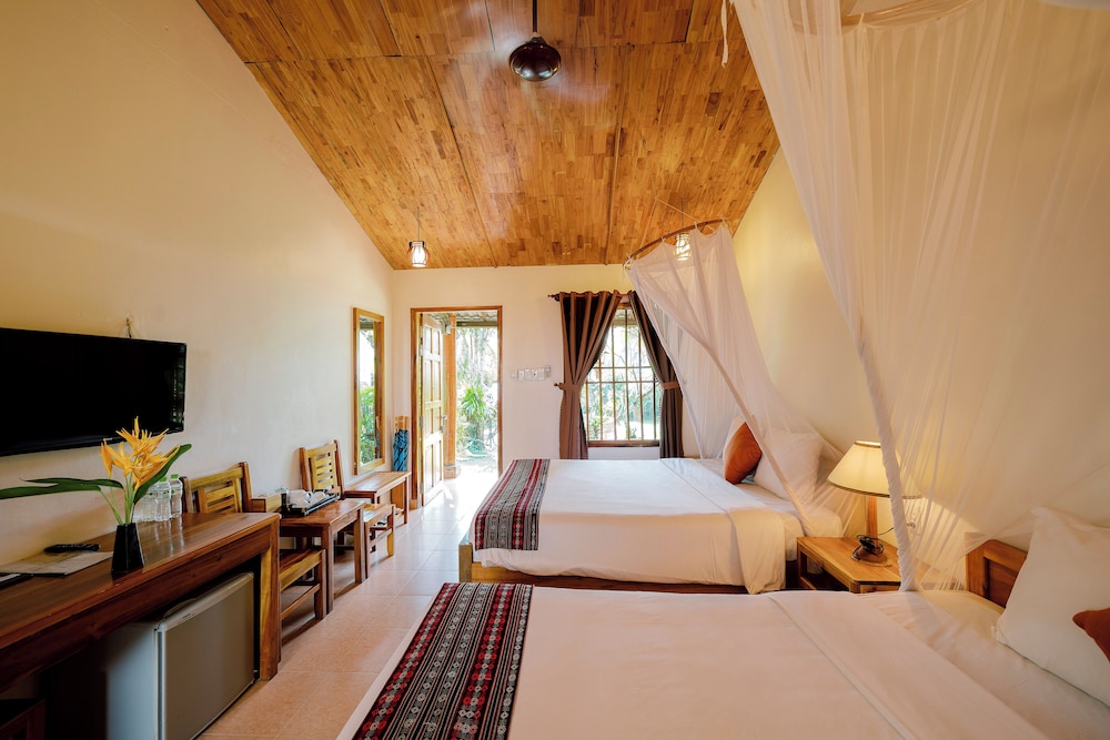La Mer Resort 36/66