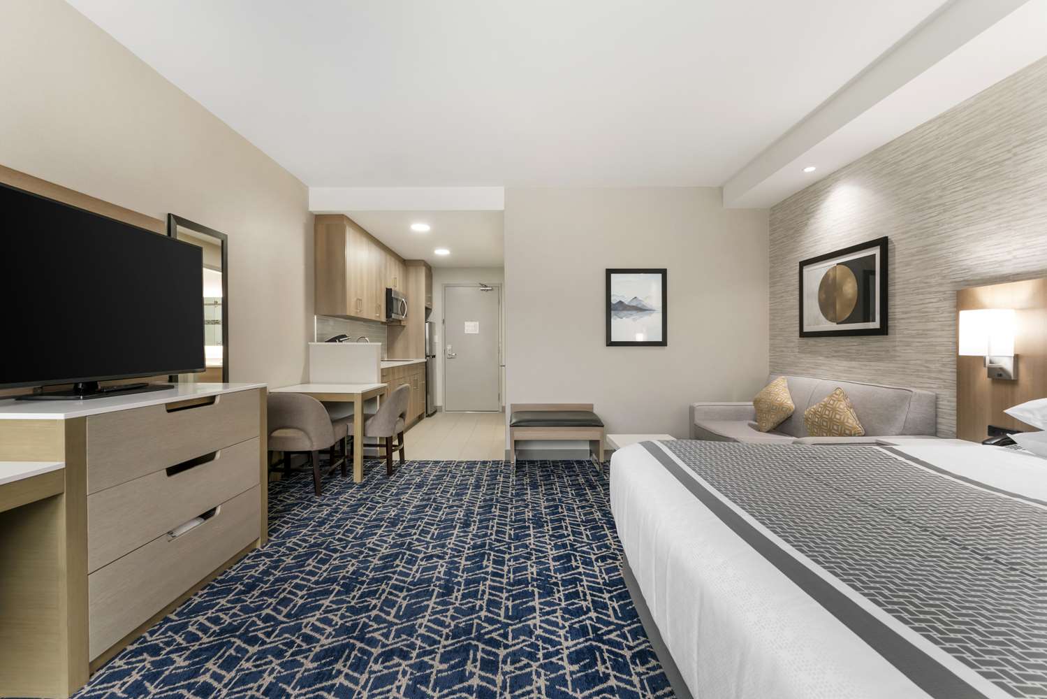 Best Western Premier Route 97 Vernon 11/47