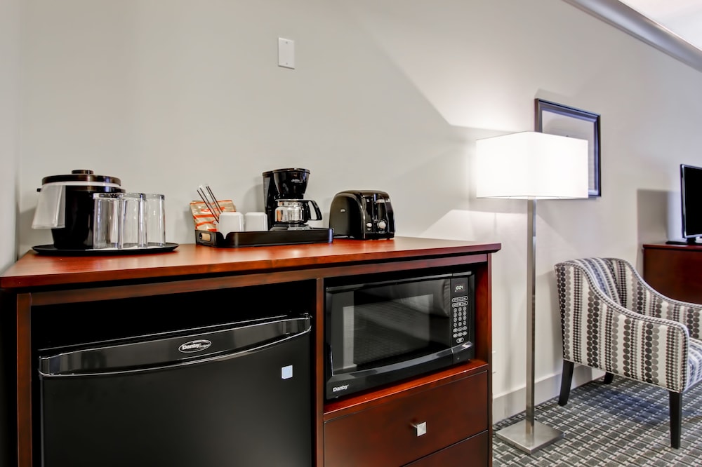 Chateau Nova Yellowknife 40/49