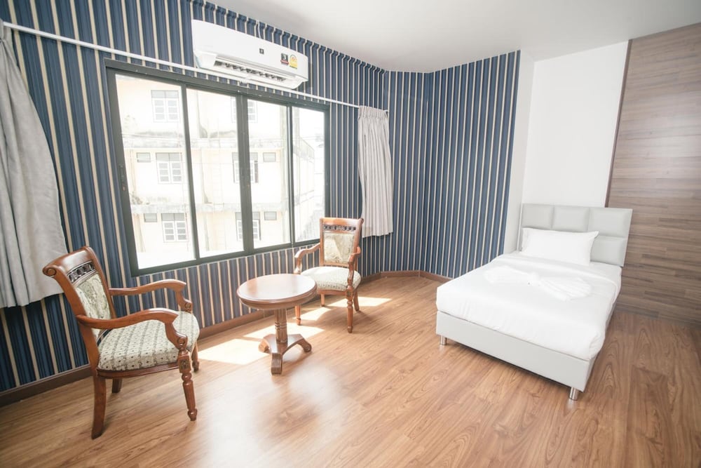 Chanthaburi Center Hotel 18/40