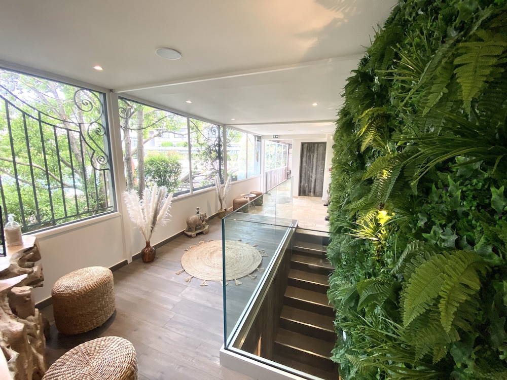 lobby