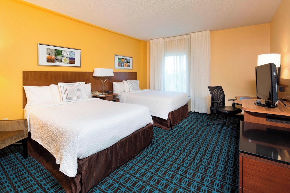 Fairfield Inn & Suites Newark Liberty International Airport 7/38