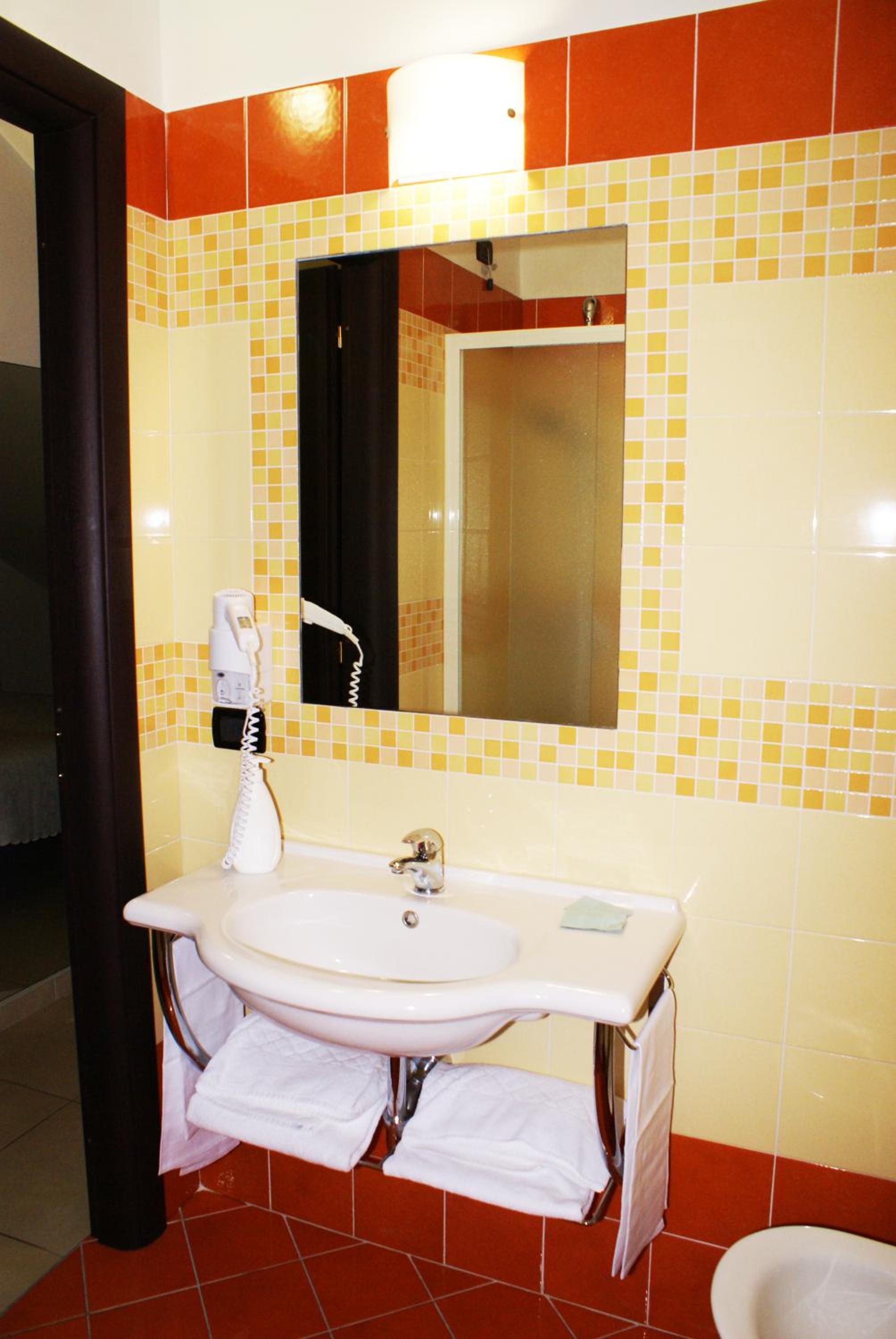 ECO ART HOTEL STATUTO 33/35
