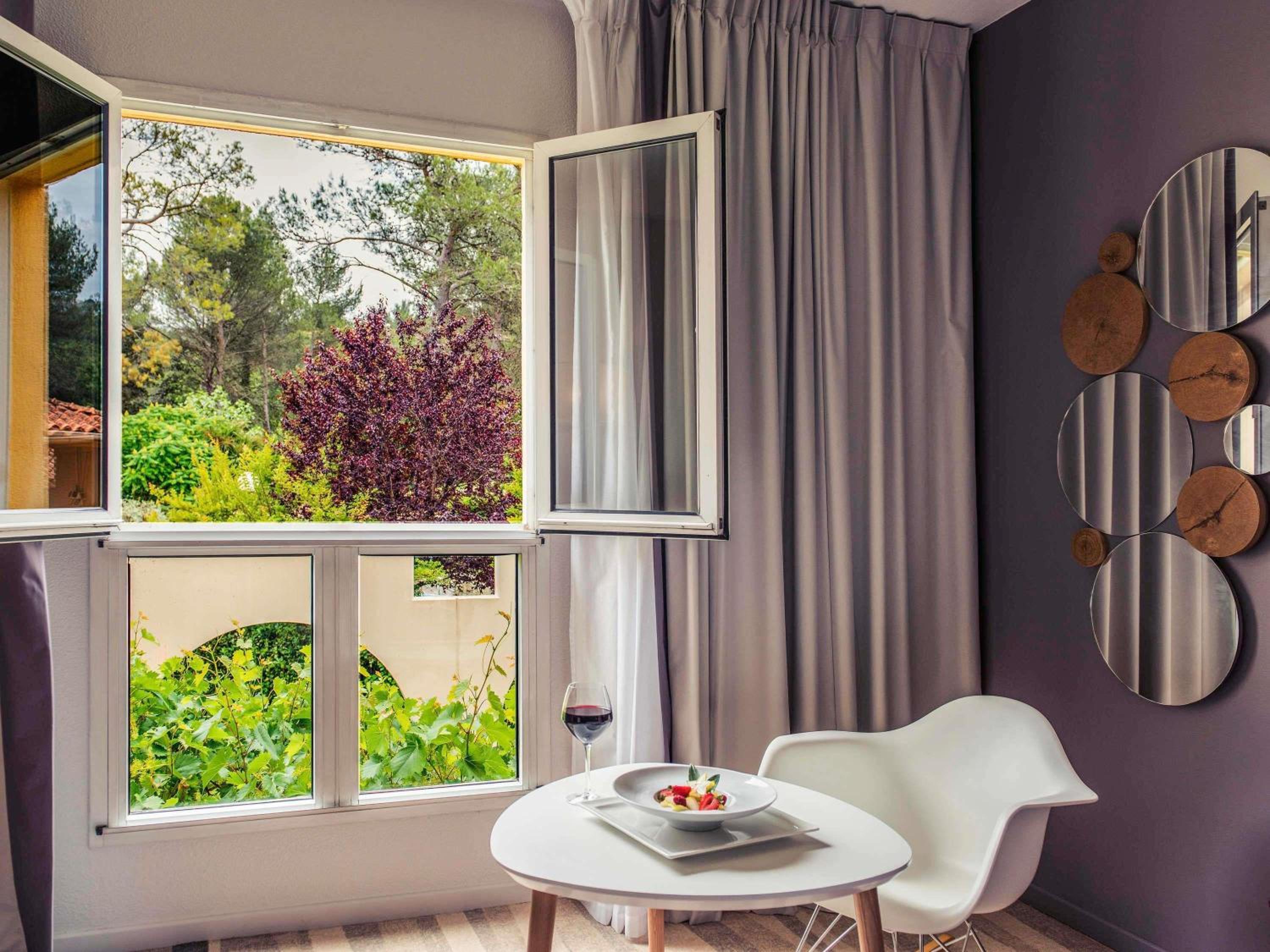 جناح جونيور بسرير كوين مع أريكة، Mercure Antibes Sophia Antipolis Hotel 9/9