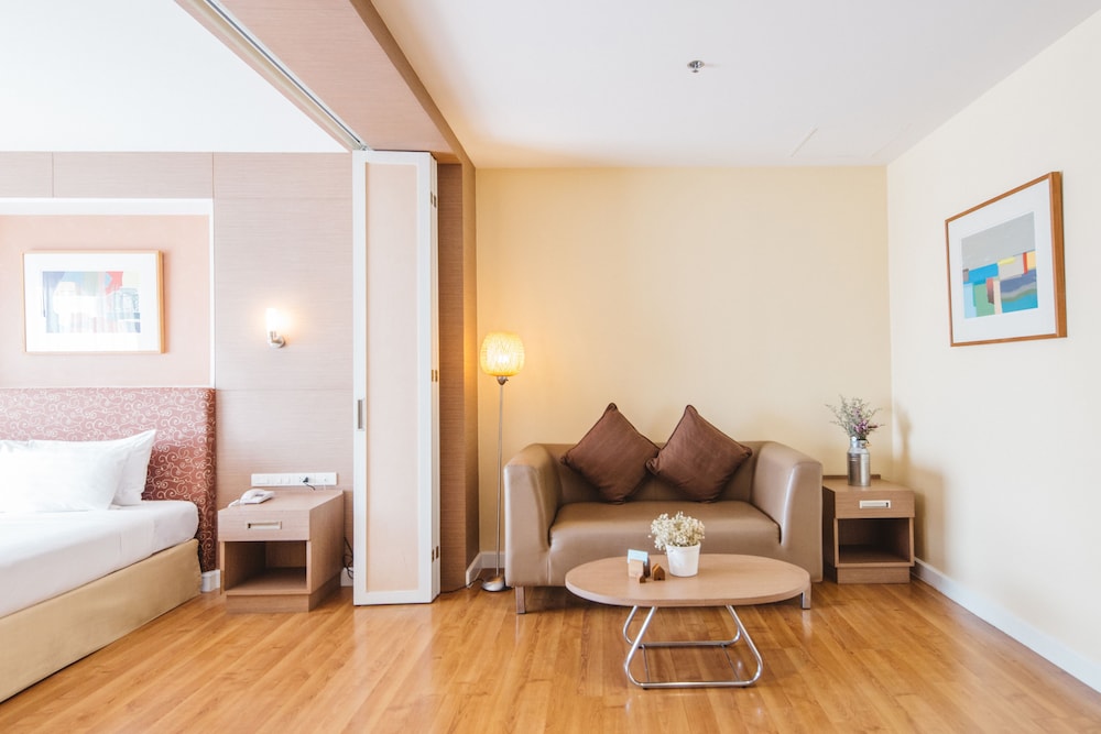 Clef Hotel 34/50