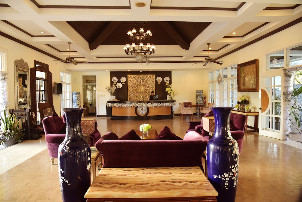Forest Crest Nature Hotel and Resort Powered by ASTON (ex Chateau Royale Sports and Country Club) 9/77