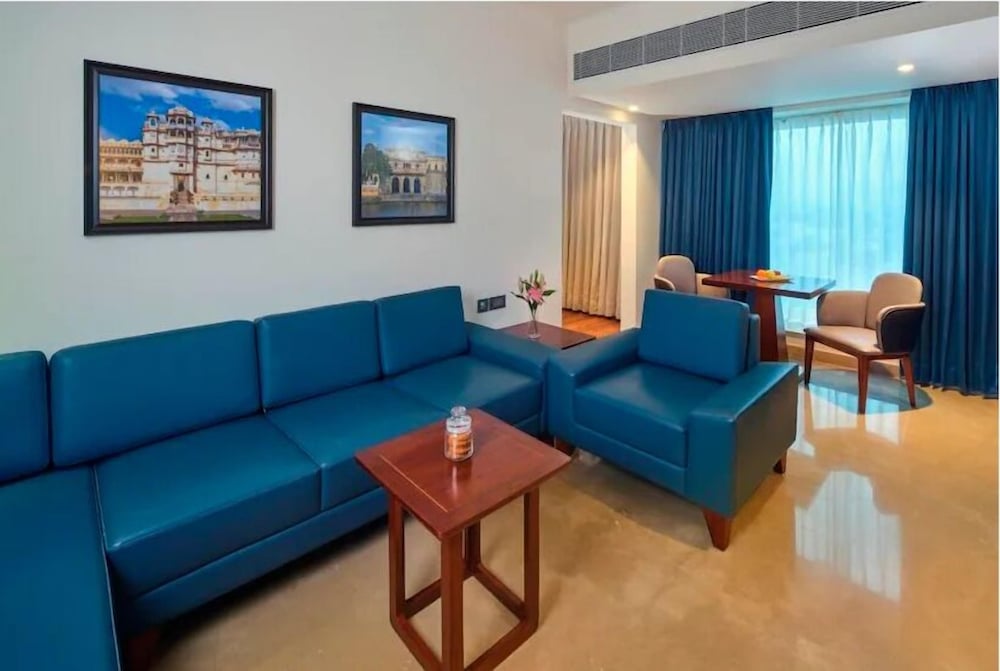 Pride Hotel Udaipur 24/45