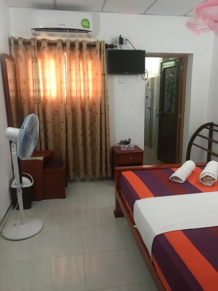 Hotel Camorich 10/36