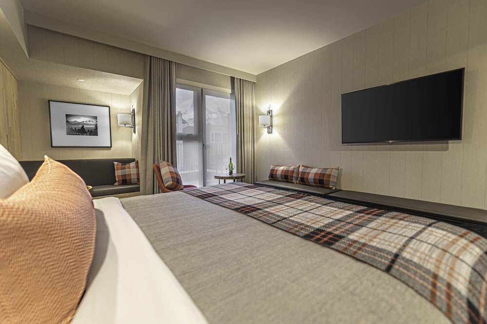 استوديو جونيور بسرير كينج بشرفة، Peaks Hotel & Suites 8/10