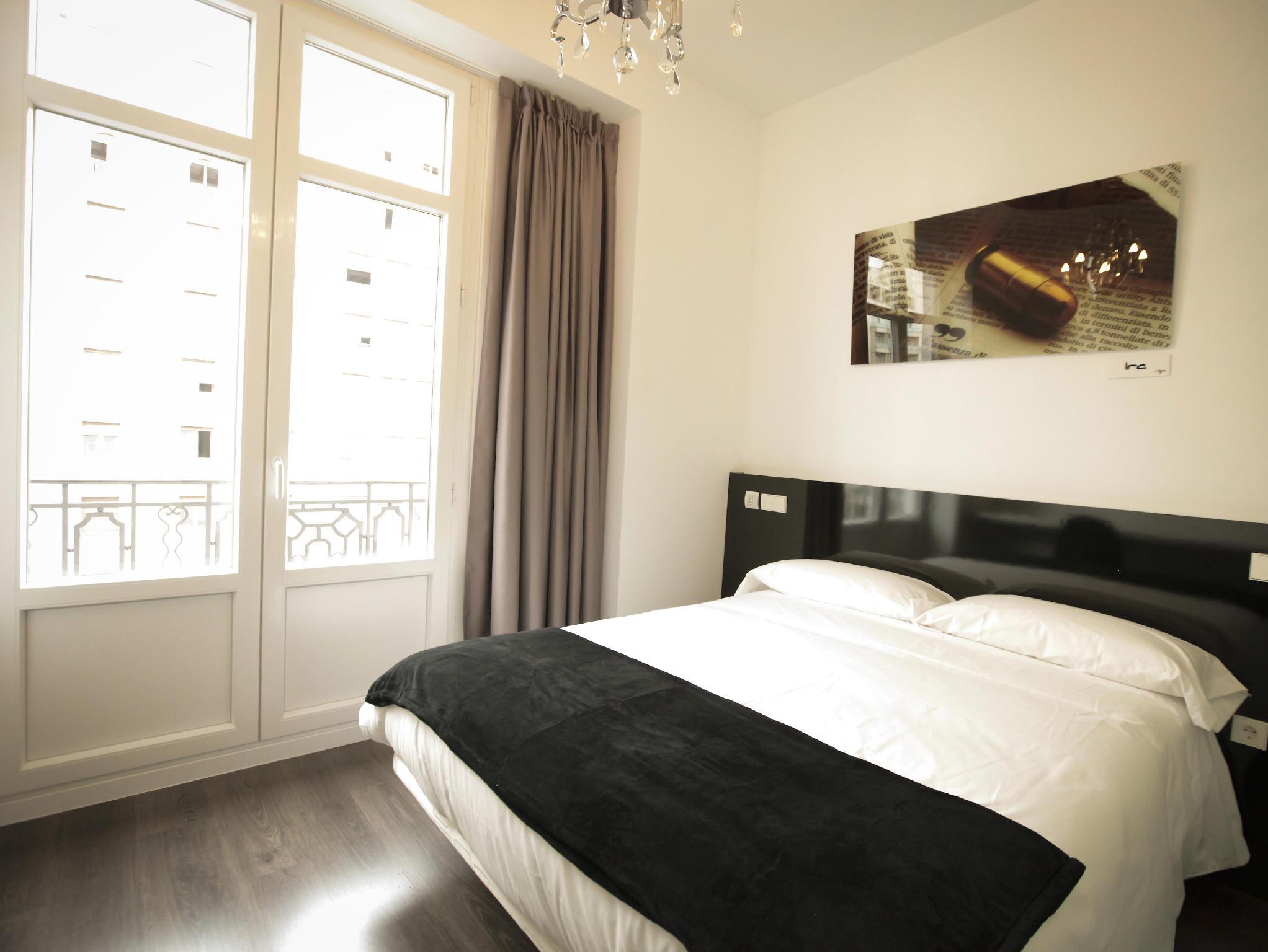 ROOM, SINGLE, DOUBLE BED