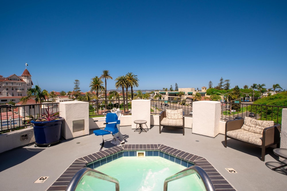 Coronado Beach Resort 1/77