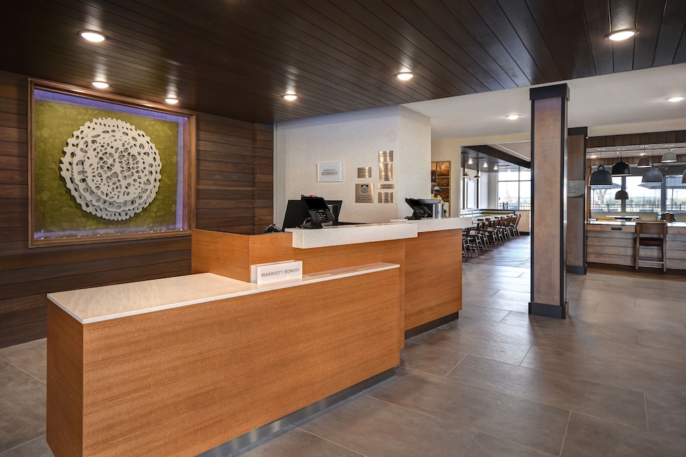 Fairfield Inn & Suites by Marriott Grand Rapids Wyoming 4/36