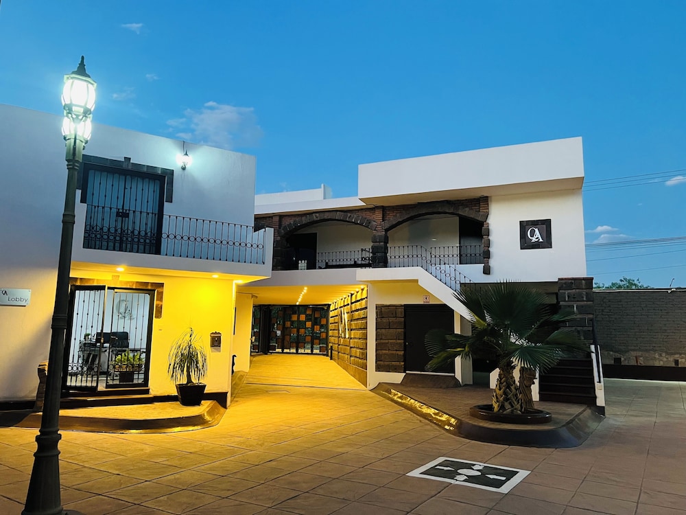 QA Hotel 2/50