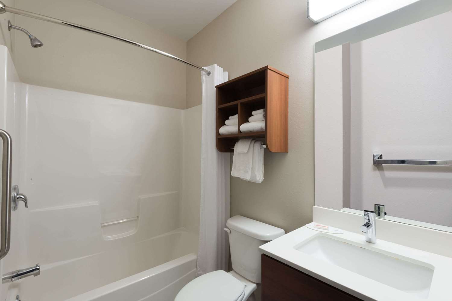Microtel Inn & Suites By Wyndham Windham 40/41