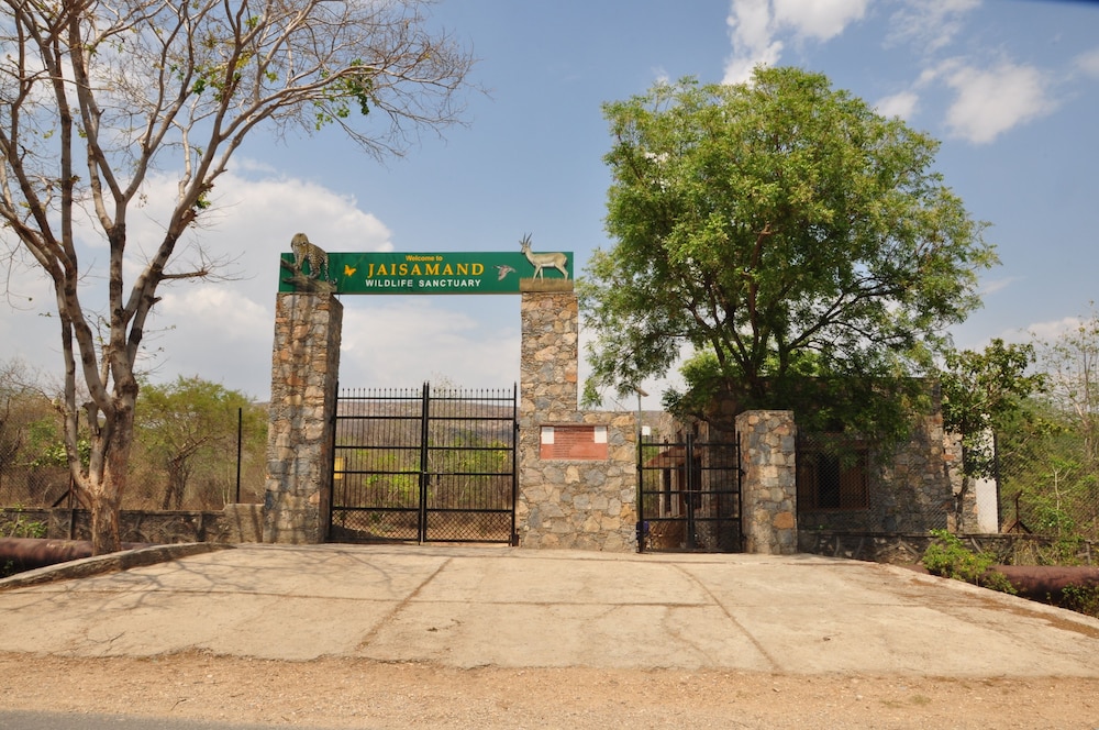 JAISAMAND ISLAND RESORT 54/67