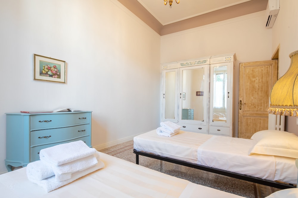 Santa Maria Novella 4 Bedrooms 9/23