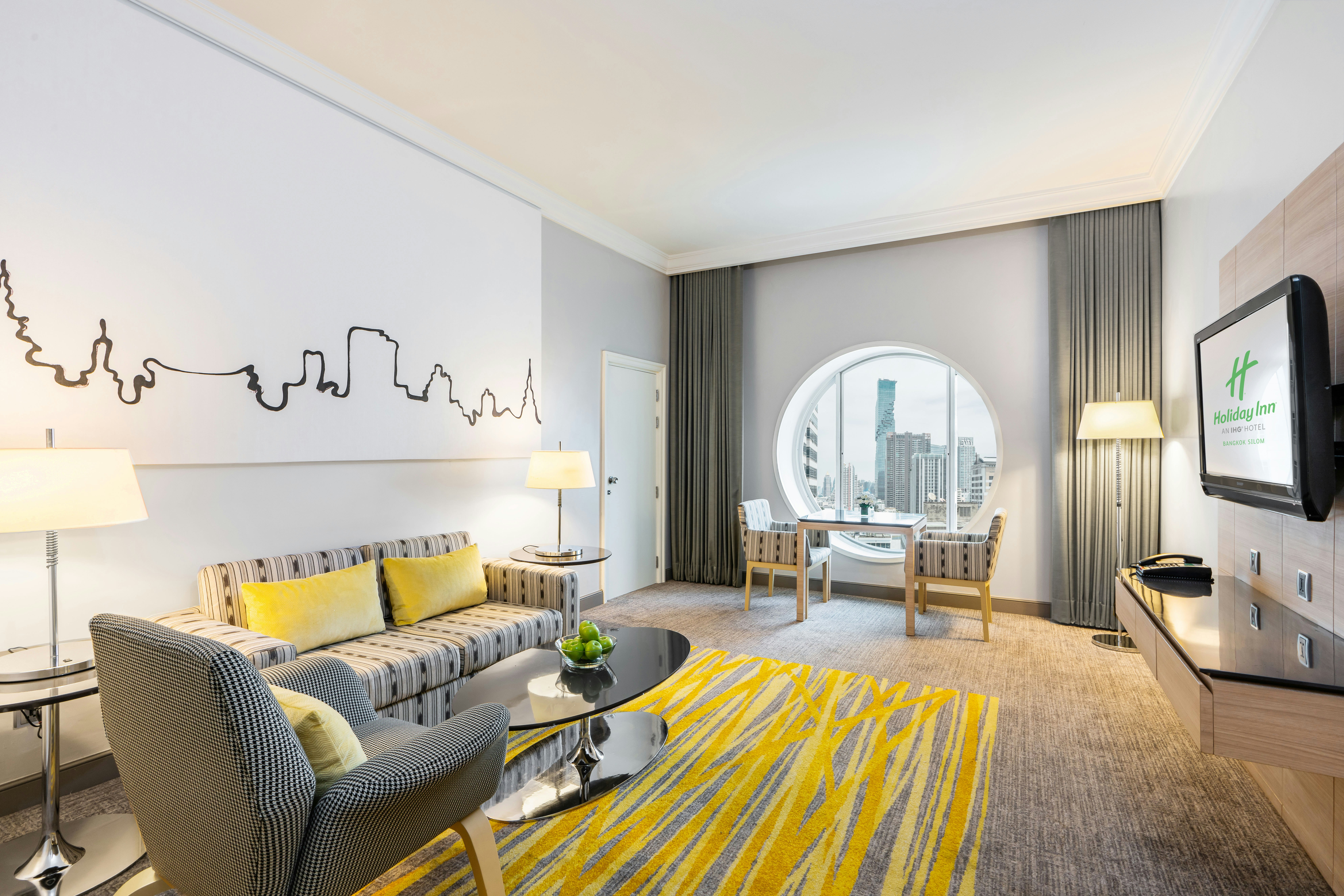 Holiday Inn Bangkok Silom 51/74