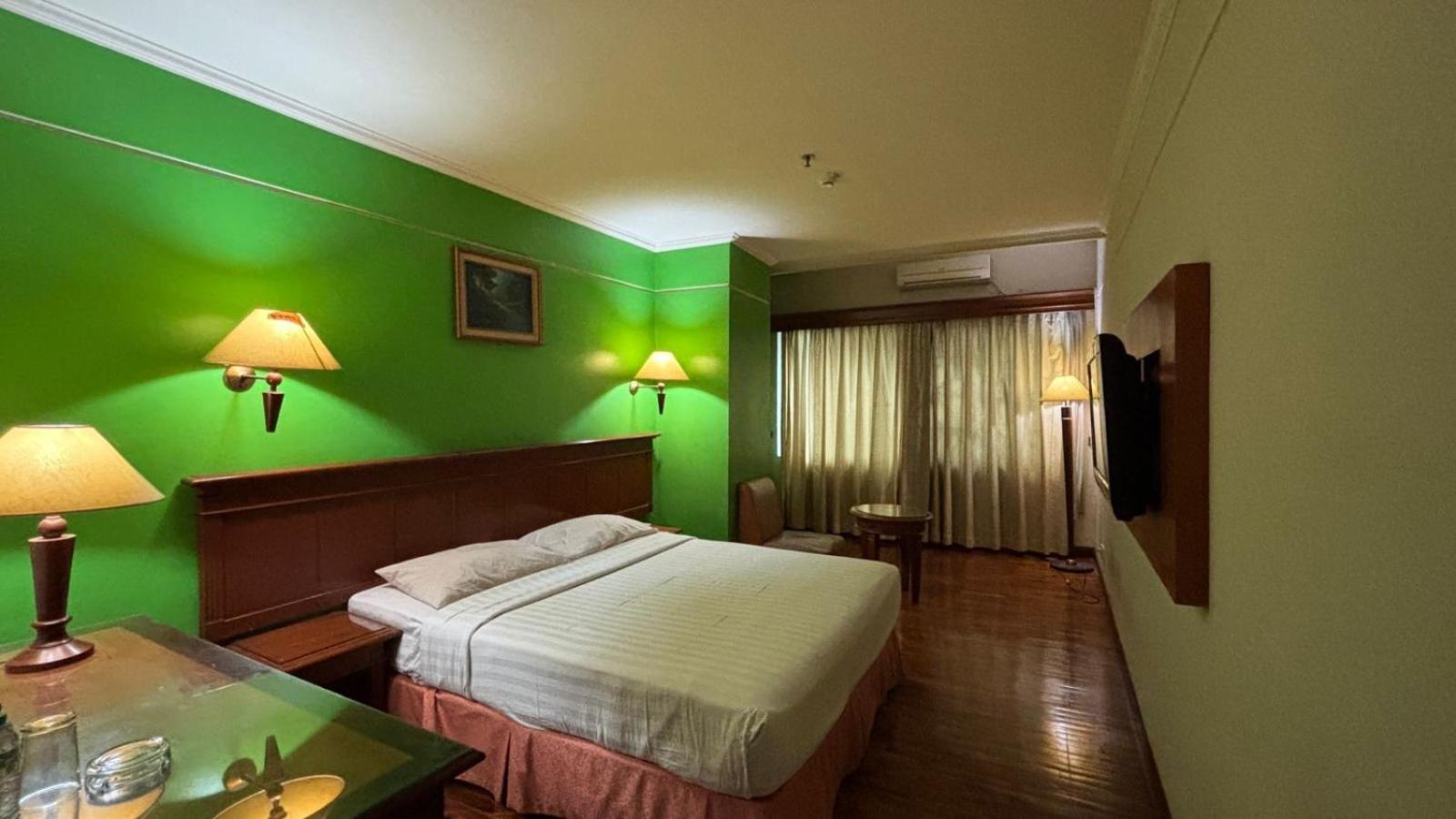 Hotel Mega Cikini 23/28