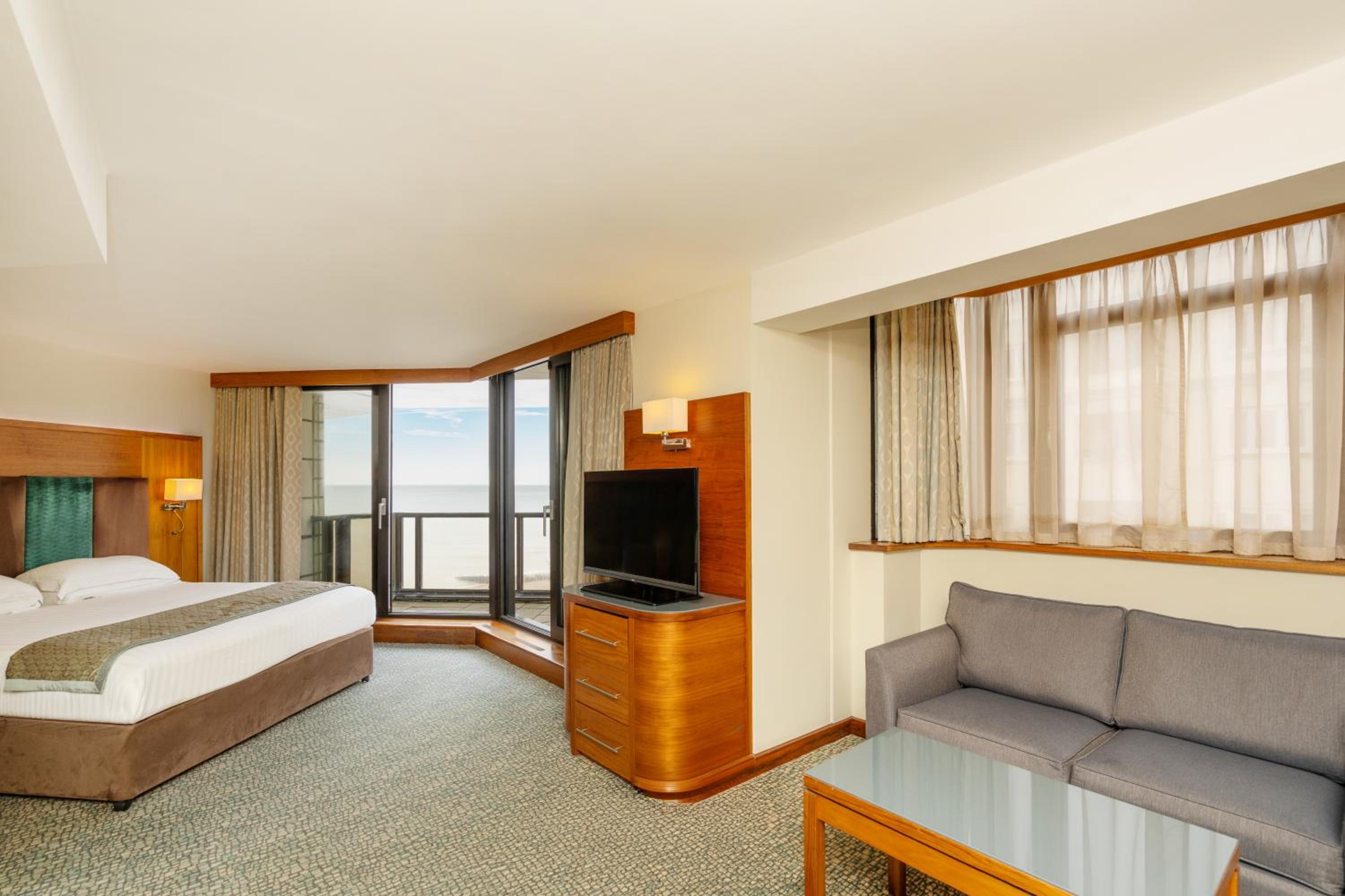 Family, Queen Bed, Lateral Side Sea View