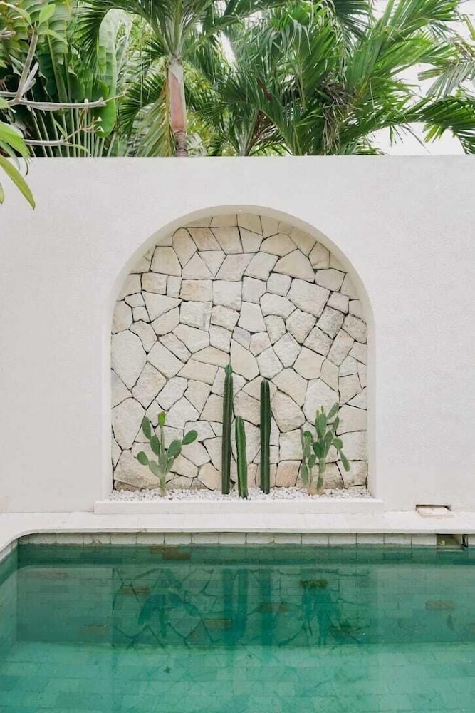 Villa Putih Berawa 43/50
