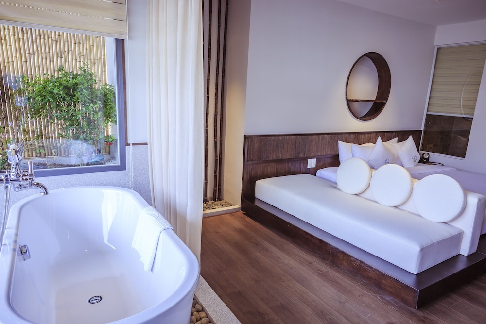 غرفة سيغنتشر بسرير كينج، Cochin Zen Hotel 4/4